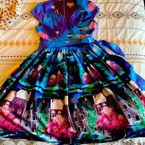 Lindy Bop hot air balloon cityscape dress 🎈 🌃